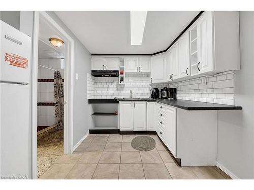 603 Preston Parkway, Cambridge, ON - Indoor Photo Showing Kitchen