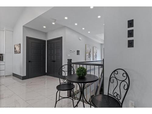 404 Montrose Street N, Cambridge, ON - Indoor Photo Showing Other Room