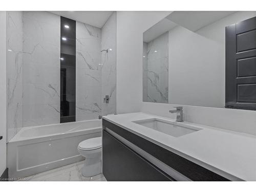 404 Montrose Street N, Cambridge, ON - Indoor Photo Showing Bathroom