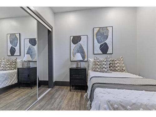 404 Montrose Street N, Cambridge, ON - Indoor Photo Showing Bedroom