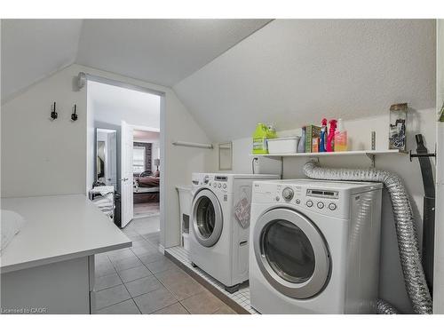 1097 Mineral Springs Road, Ancaster, ON - Indoor Photo Showing Laundry Room