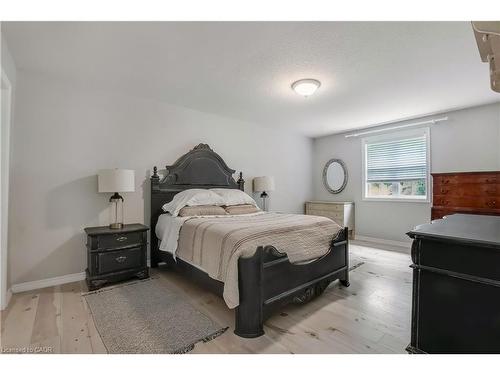 1097 Mineral Springs Road, Ancaster, ON - Indoor Photo Showing Bedroom