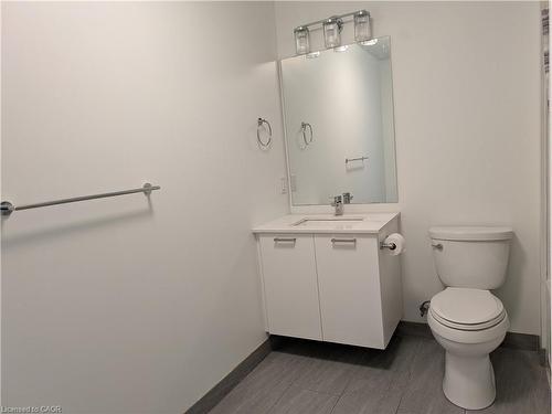 103-467 Charlton Avenue E, Hamilton, ON - Indoor Photo Showing Bathroom