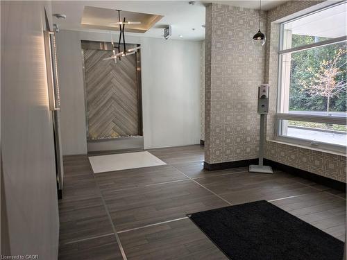 103-467 Charlton Avenue E, Hamilton, ON - Indoor Photo Showing Other Room