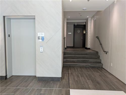 103-467 Charlton Avenue E, Hamilton, ON - Indoor Photo Showing Other Room