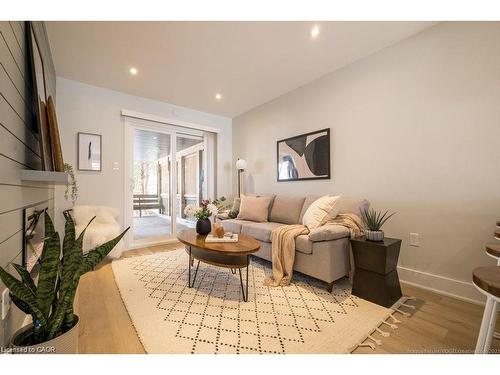 A-225 East 24Th Street, Hamilton, ON - Indoor Photo Showing Living Room