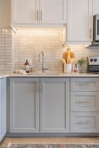 A-225 East 24Th Street, Hamilton, ON - Indoor Photo Showing Kitchen With Upgraded Kitchen