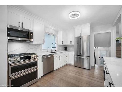 162 Greenbrook Drive, Kitchener, ON - Indoor Photo Showing Kitchen With Stainless Steel Kitchen With Upgraded Kitchen