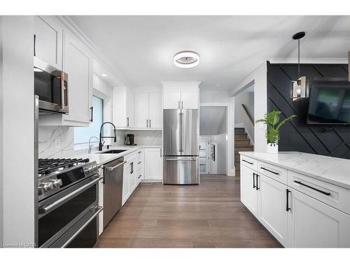 162 Greenbrook Drive, Kitchener, ON - Indoor Photo Showing Kitchen With Stainless Steel Kitchen With Upgraded Kitchen