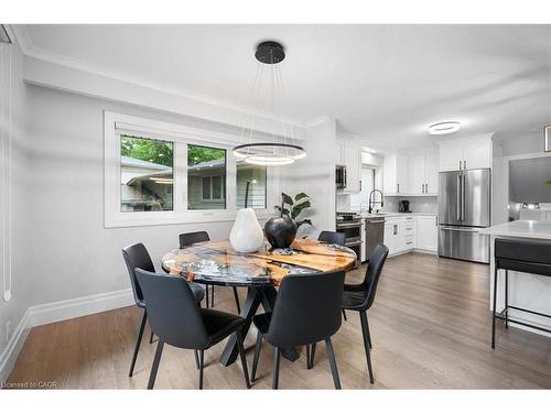 162 Greenbrook Drive, Kitchener, ON - Indoor Photo Showing Dining Room