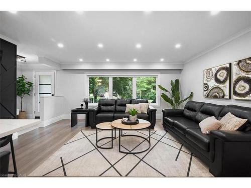 162 Greenbrook Drive, Kitchener, ON - Indoor Photo Showing Living Room