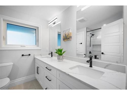 162 Greenbrook Drive, Kitchener, ON - Indoor Photo Showing Bathroom