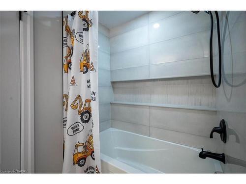 162 Greenbrook Drive, Kitchener, ON - Indoor Photo Showing Bathroom