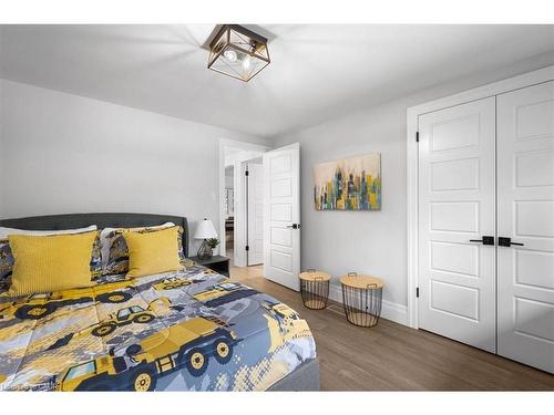 162 Greenbrook Drive, Kitchener, ON - Indoor Photo Showing Bedroom