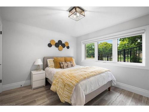 162 Greenbrook Drive, Kitchener, ON - Indoor Photo Showing Bedroom