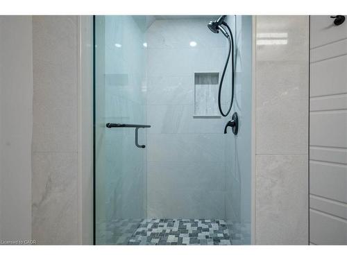 162 Greenbrook Drive, Kitchener, ON - Indoor Photo Showing Bathroom