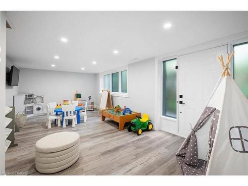 162 Greenbrook Drive, Kitchener, ON - Indoor