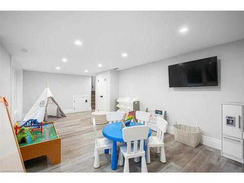 162 Greenbrook Drive, Kitchener, ON - Indoor