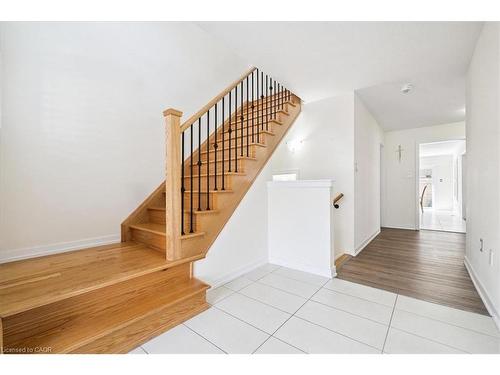 107 Pagebrook Crescent, Stoney Creek, ON - Indoor Photo Showing Other Room