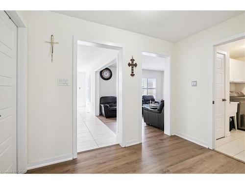 107 Pagebrook Crescent, Stoney Creek, ON - Indoor Photo Showing Other Room