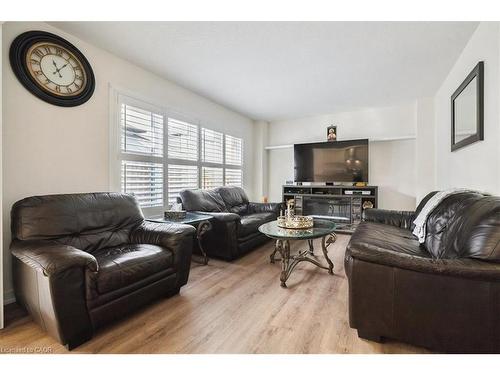 107 Pagebrook Crescent, Stoney Creek, ON - Indoor Photo Showing Living Room
