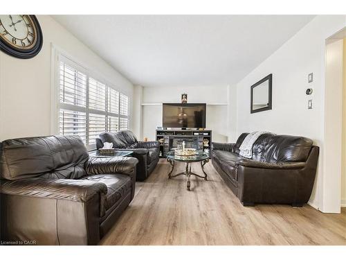 107 Pagebrook Crescent, Stoney Creek, ON - Indoor Photo Showing Living Room