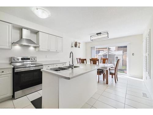 107 Pagebrook Crescent, Stoney Creek, ON - Indoor Photo Showing Kitchen