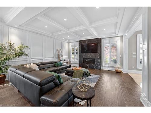 18 David Avenue, Hamilton, ON - Indoor Photo Showing Living Room With Fireplace