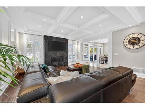 18 David Avenue, Hamilton, ON - Indoor Photo Showing Living Room With Fireplace