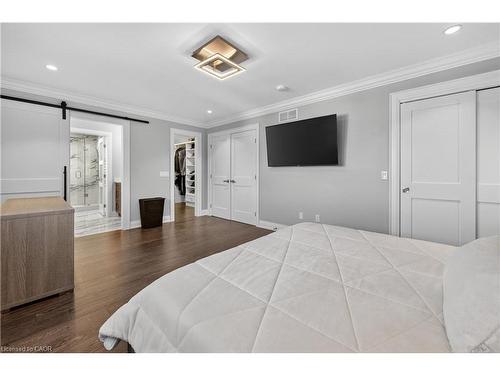 18 David Avenue, Hamilton, ON - Indoor Photo Showing Bedroom