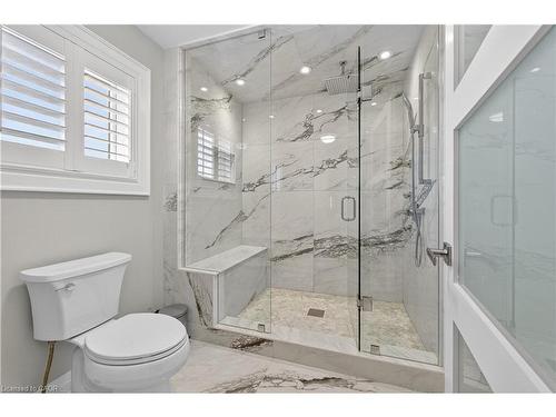 18 David Avenue, Hamilton, ON - Indoor Photo Showing Bathroom