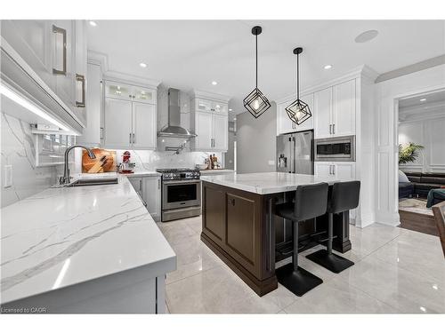 18 David Avenue, Hamilton, ON - Indoor Photo Showing Kitchen With Upgraded Kitchen