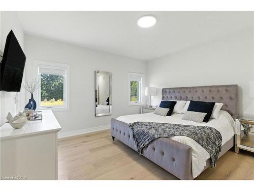 270 Charles Street, Waterford, ON - Indoor Photo Showing Bedroom