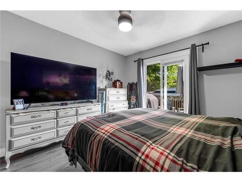 110 Graystone Crescent, Welland, ON - Indoor Photo Showing Bedroom