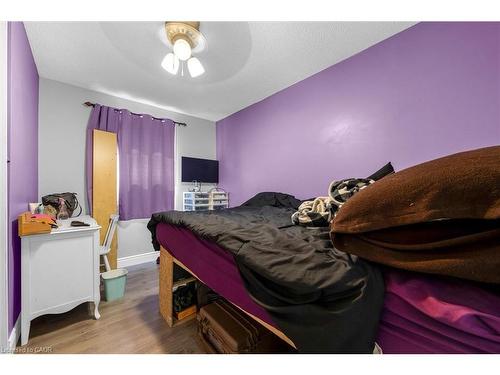 110 Graystone Crescent, Welland, ON - Indoor Photo Showing Bedroom
