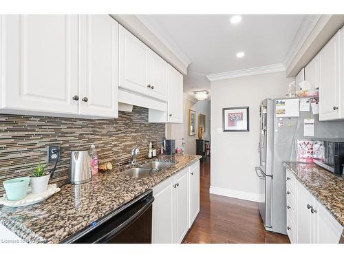 5-104 Frances Avenue, Stoney Creek, ON - Indoor Photo Showing Kitchen With Double Sink With Upgraded Kitchen
