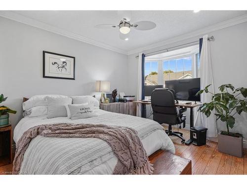 5-104 Frances Avenue, Stoney Creek, ON - Indoor Photo Showing Bedroom