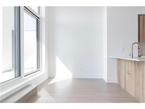 304-25 Wellington Street S, Kitchener, ON - Indoor Photo Showing Other Room