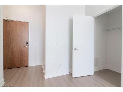 304-25 Wellington Street S, Kitchener, ON - Indoor Photo Showing Other Room