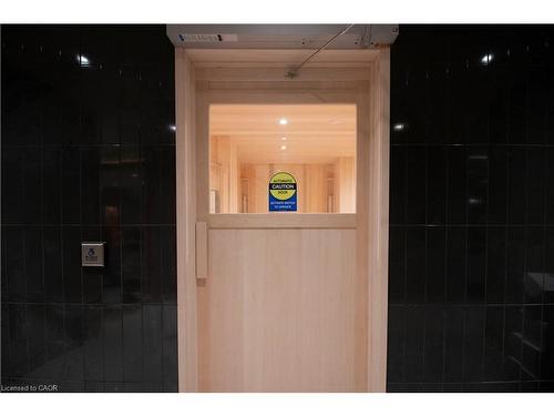 304-25 Wellington Street S, Kitchener, ON - Indoor