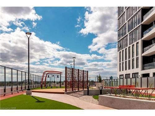 304-25 Wellington Street S, Kitchener, ON - Outdoor