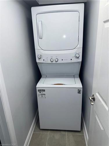 Basement-2034 Waycross Crescent, Mississauga, ON - Indoor Photo Showing Laundry Room