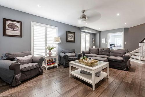 15 Buttercup Crescent, Waterdown, ON - Indoor Photo Showing Living Room