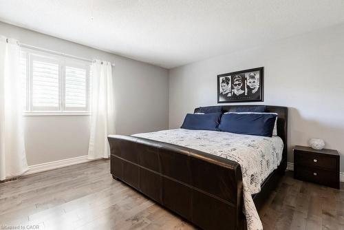 15 Buttercup Crescent, Waterdown, ON - Indoor Photo Showing Bedroom