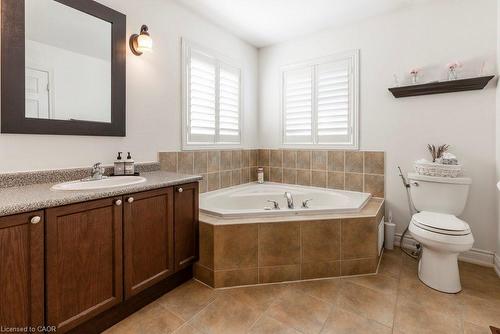 15 Buttercup Crescent, Waterdown, ON - Indoor Photo Showing Bathroom