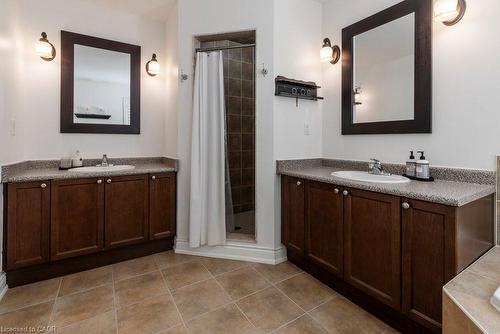 15 Buttercup Crescent, Waterdown, ON - Indoor Photo Showing Bathroom
