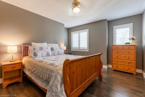 15 Buttercup Crescent, Waterdown, ON - Indoor Photo Showing Bedroom