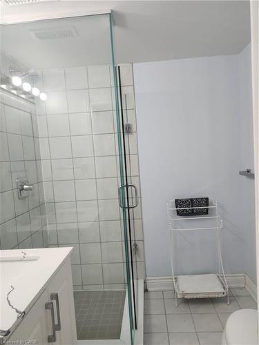 11 Mercer Road, Cambridge, ON - Indoor Photo Showing Bathroom