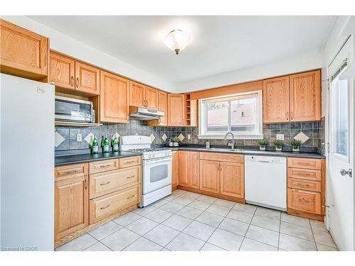 9 Valanna Court, Hamilton, ON - Indoor Photo Showing Kitchen