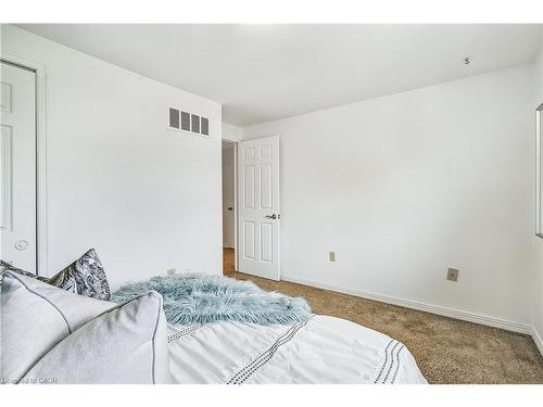9 Valanna Court, Hamilton, ON - Indoor Photo Showing Bedroom